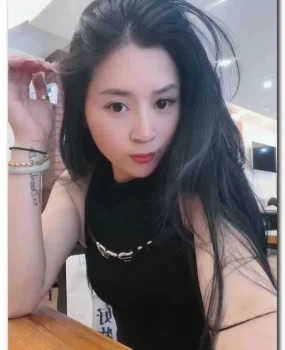 螺丝湾风骚小少妇