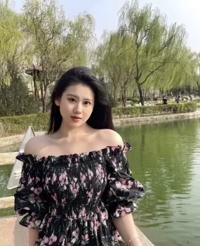 身材高挑,小蛮腰