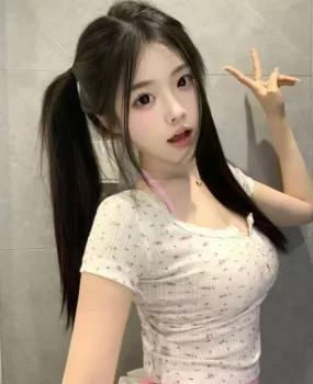 05双马尾水嫩萝莉