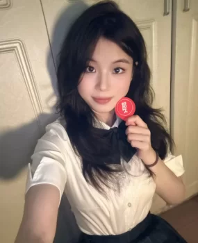 安徽合肥水手服嫩妹