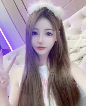 迷人大眼睛雪白肌肤高铁乘务员卖奶茶小姐姐