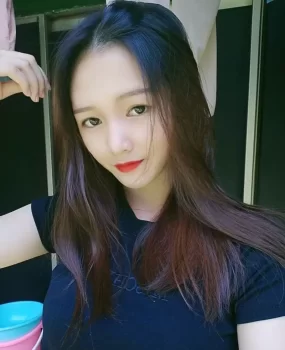 高潮遇见摇摆不定的美女，淫水泛滥