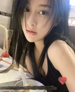 170.D 新人首开.皮肤雪白.筷子腿.杨柳腰.